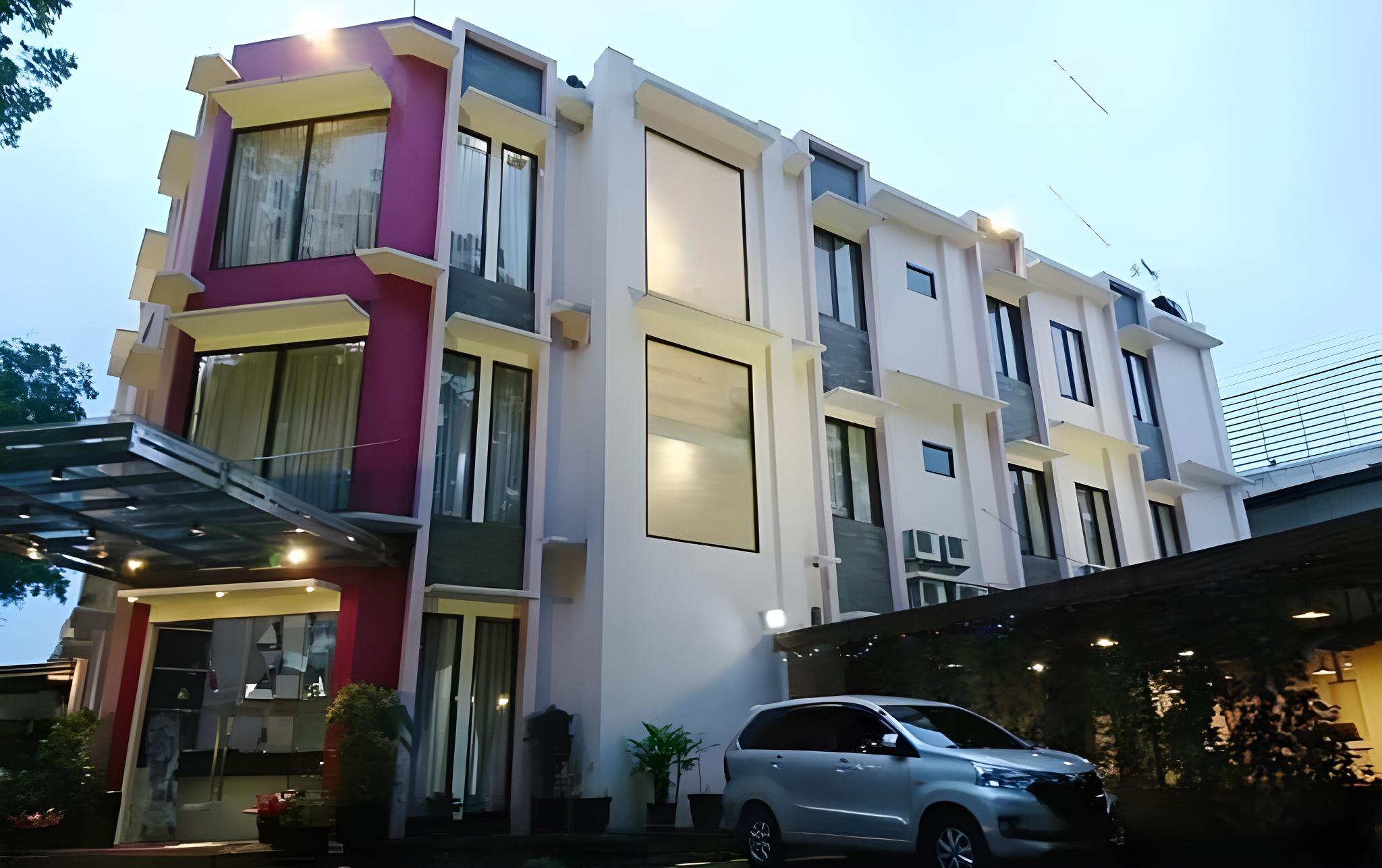 Latief Inn 8/33
