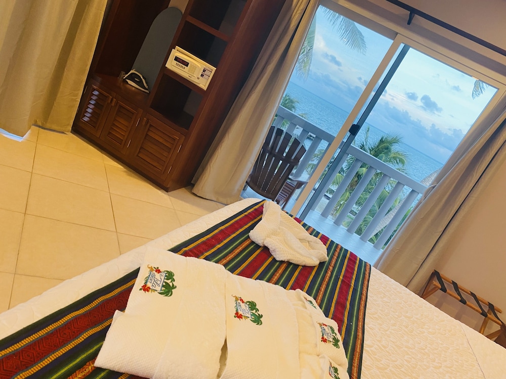 La Isla Resort 43/68