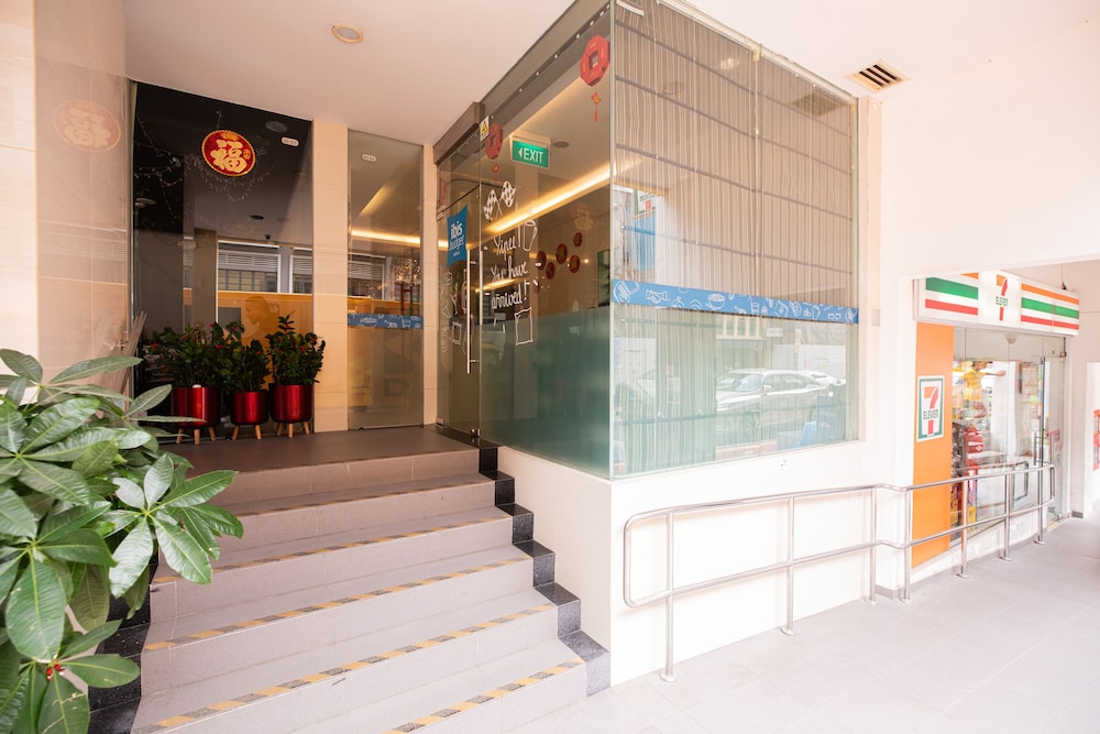 Ibis Budget Singapore Clarke Quay 12/59