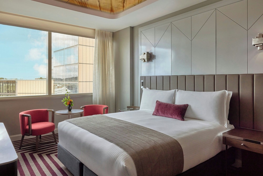 Room, King Bed, Water View