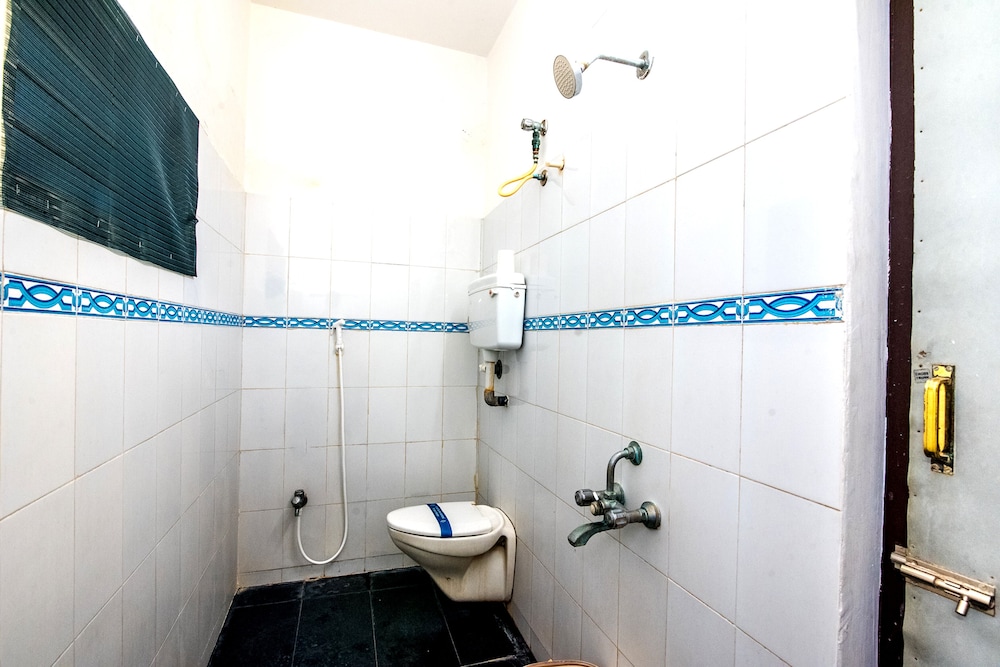 OYO Rooms off Aurobindo Ashram 64/65