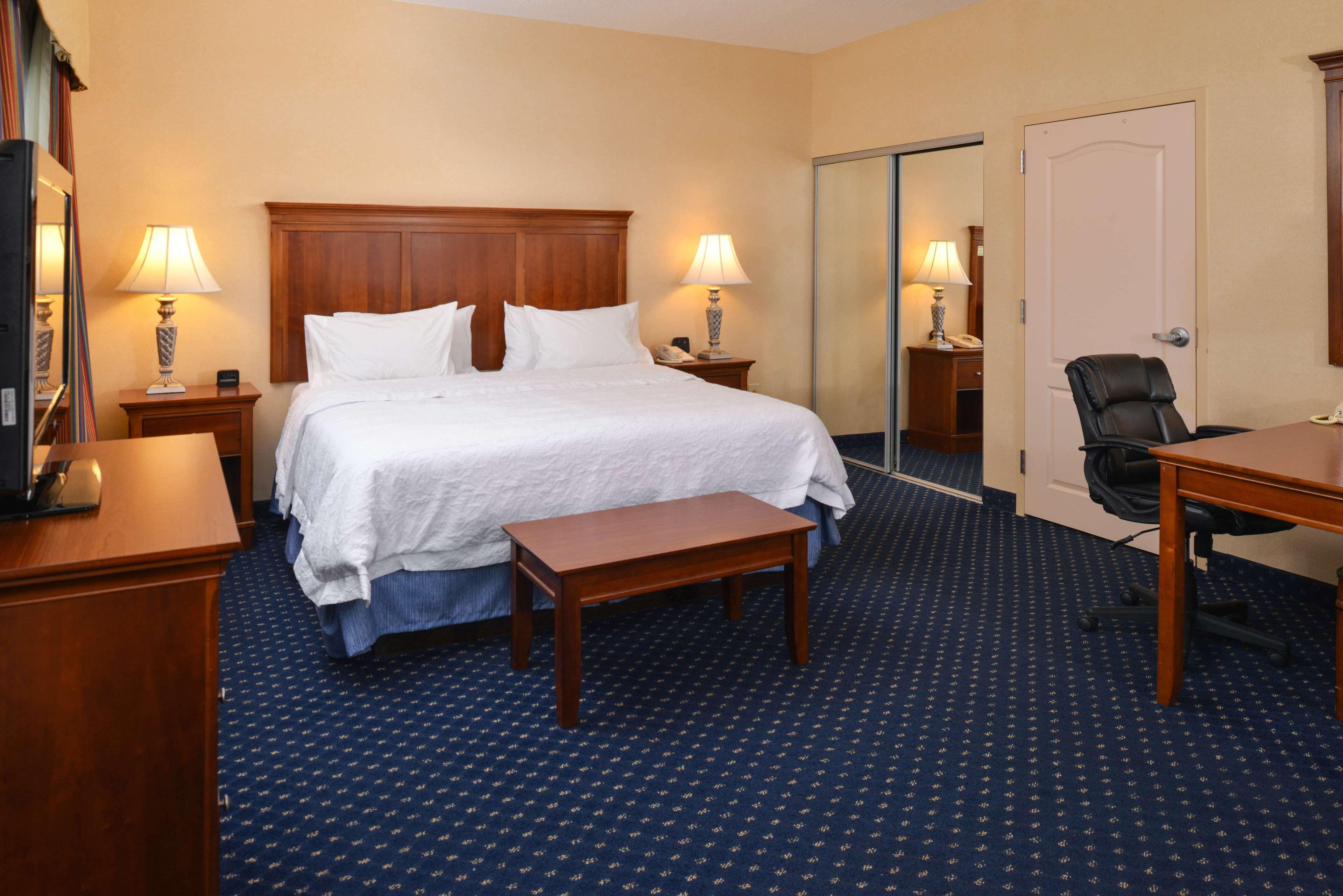استوديو بسرير كينج، Hampton Inn & Suites Fredericksburg South 2/4