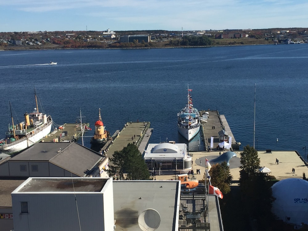 The Hollis Halifax A Doubletree Suites By Hilton Hotel 35/38