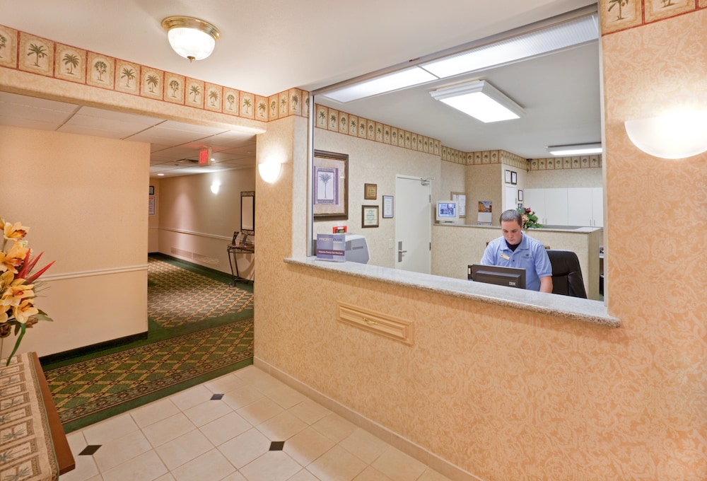 Candlewood Suites Tyler 13/54