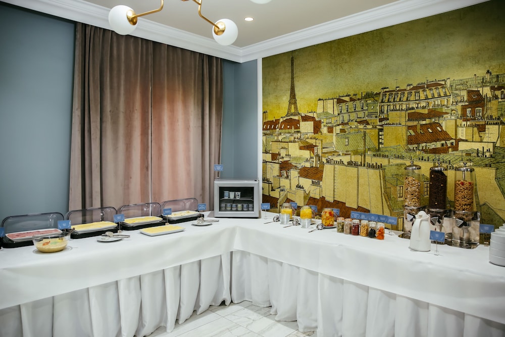 ROYAL CLASSIC HOTEL 4/44