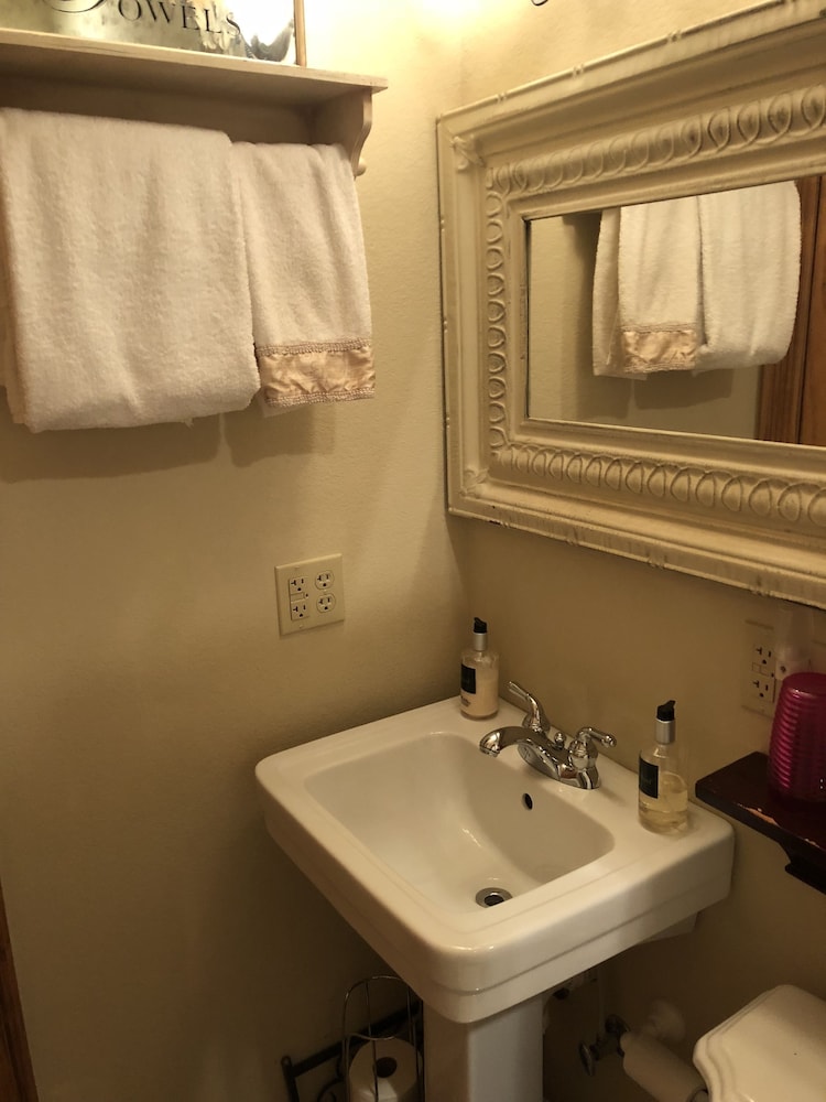 All Seasons Inn Eureka Springs 45/50