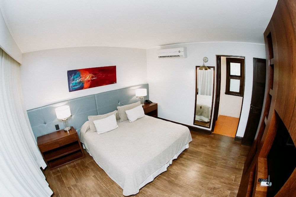 SUITE, QUADRUPLE