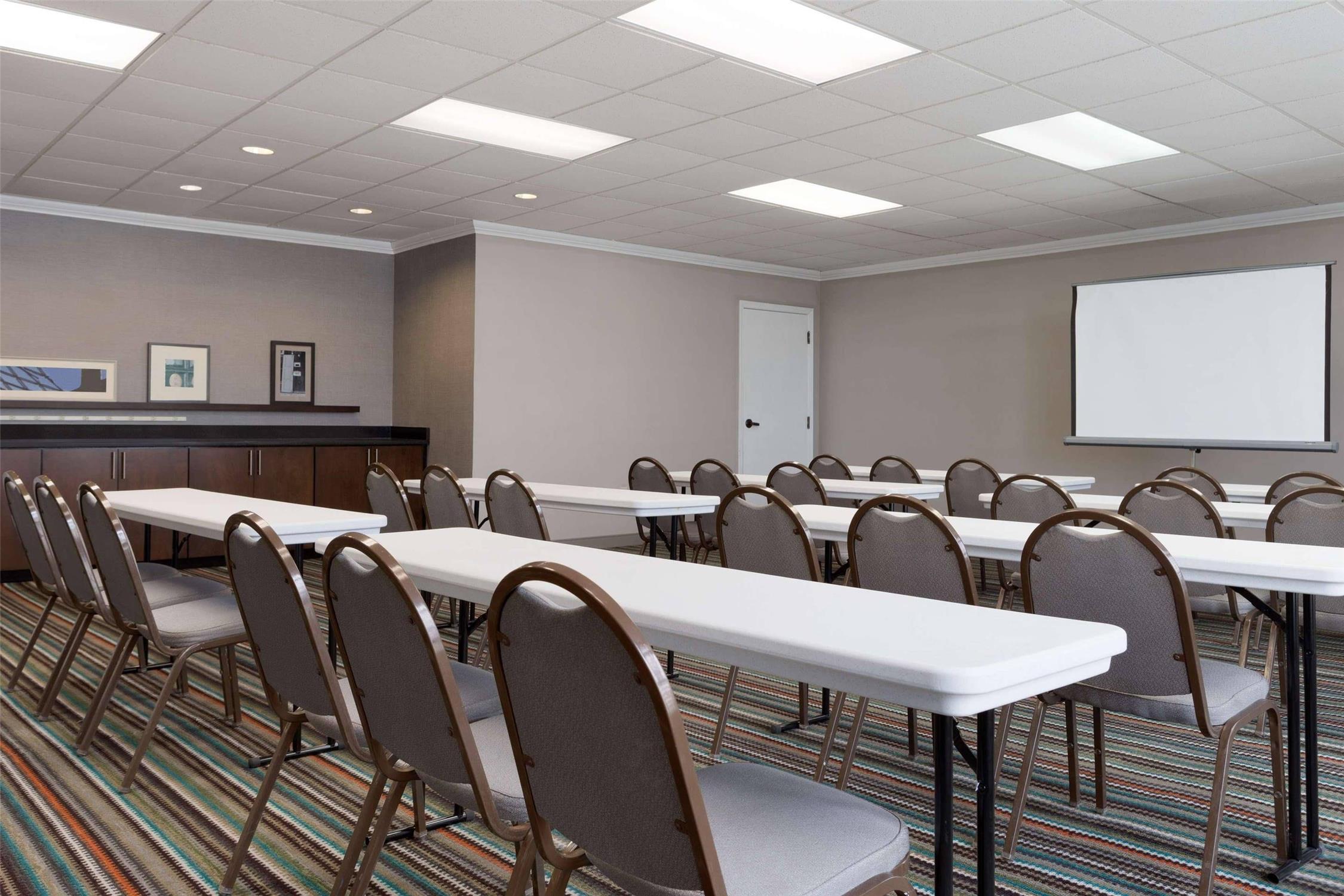 Country Inn & Suites By Radisson Jackson Tn 22/24
