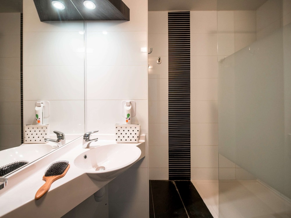 Ibis Styles Rouen Val-de-Reuil 27/78