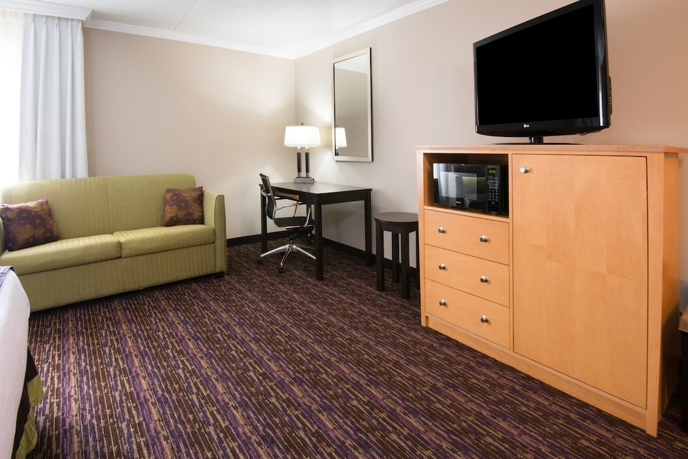 HOLIDAY INN WILLIAMSPORT 35/52