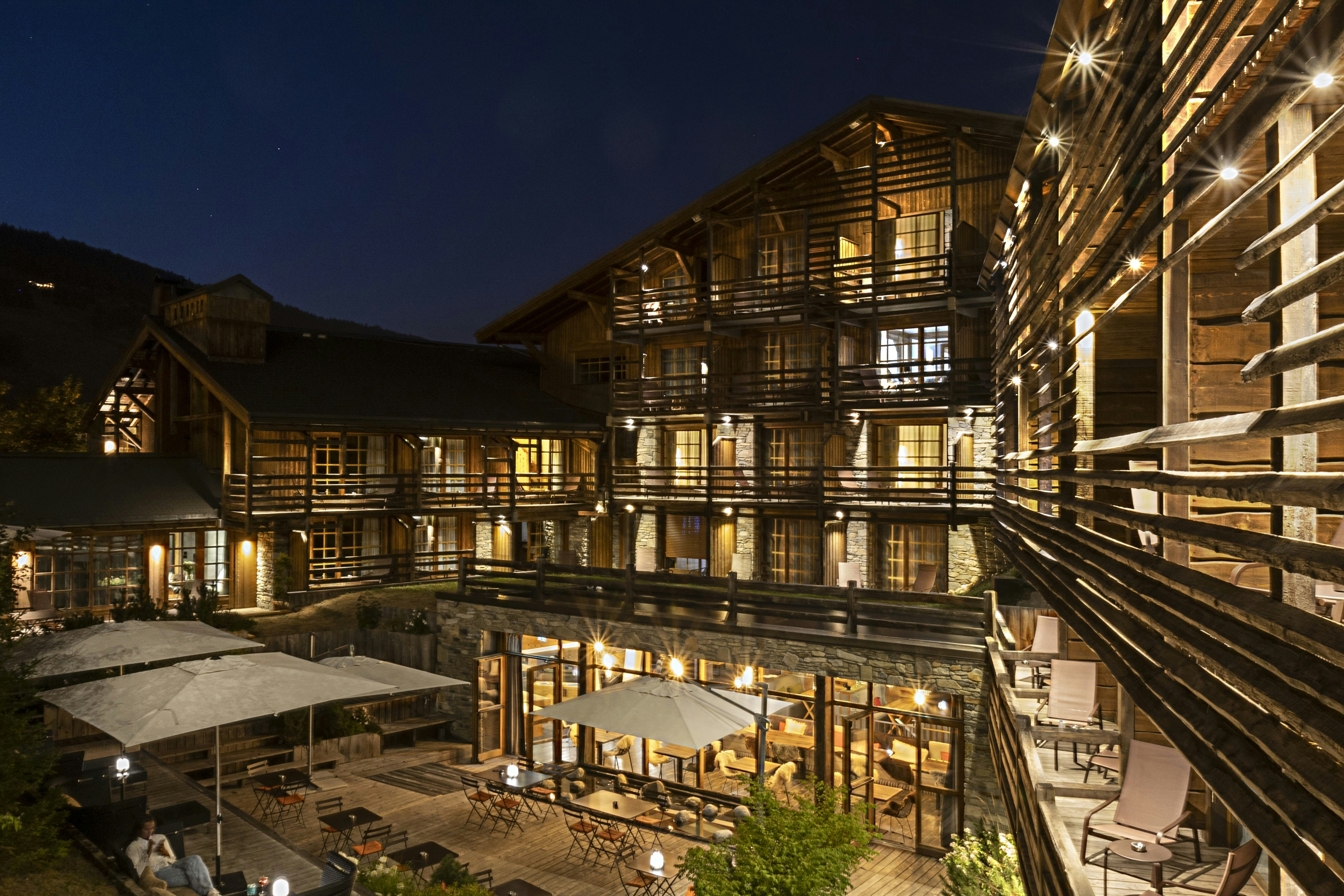 Le M de Megeve 35/37