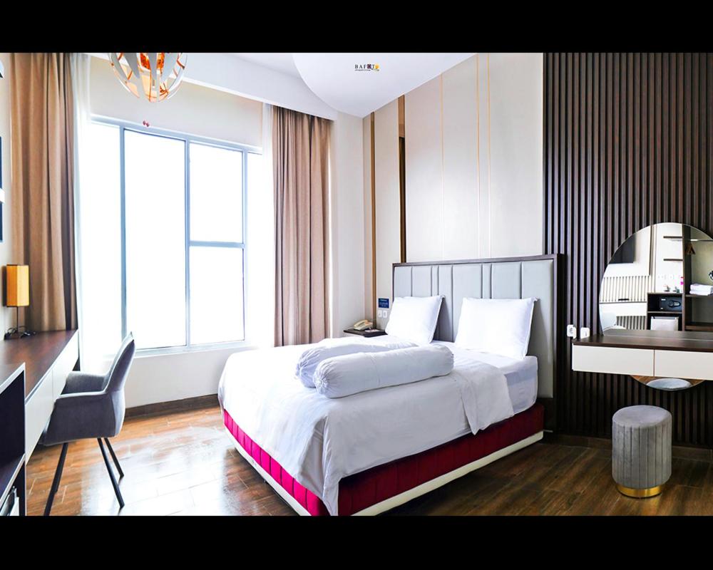 Emerald Hotel 19/42