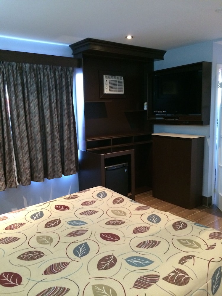 Olux Hotel Motel Suites 20/71