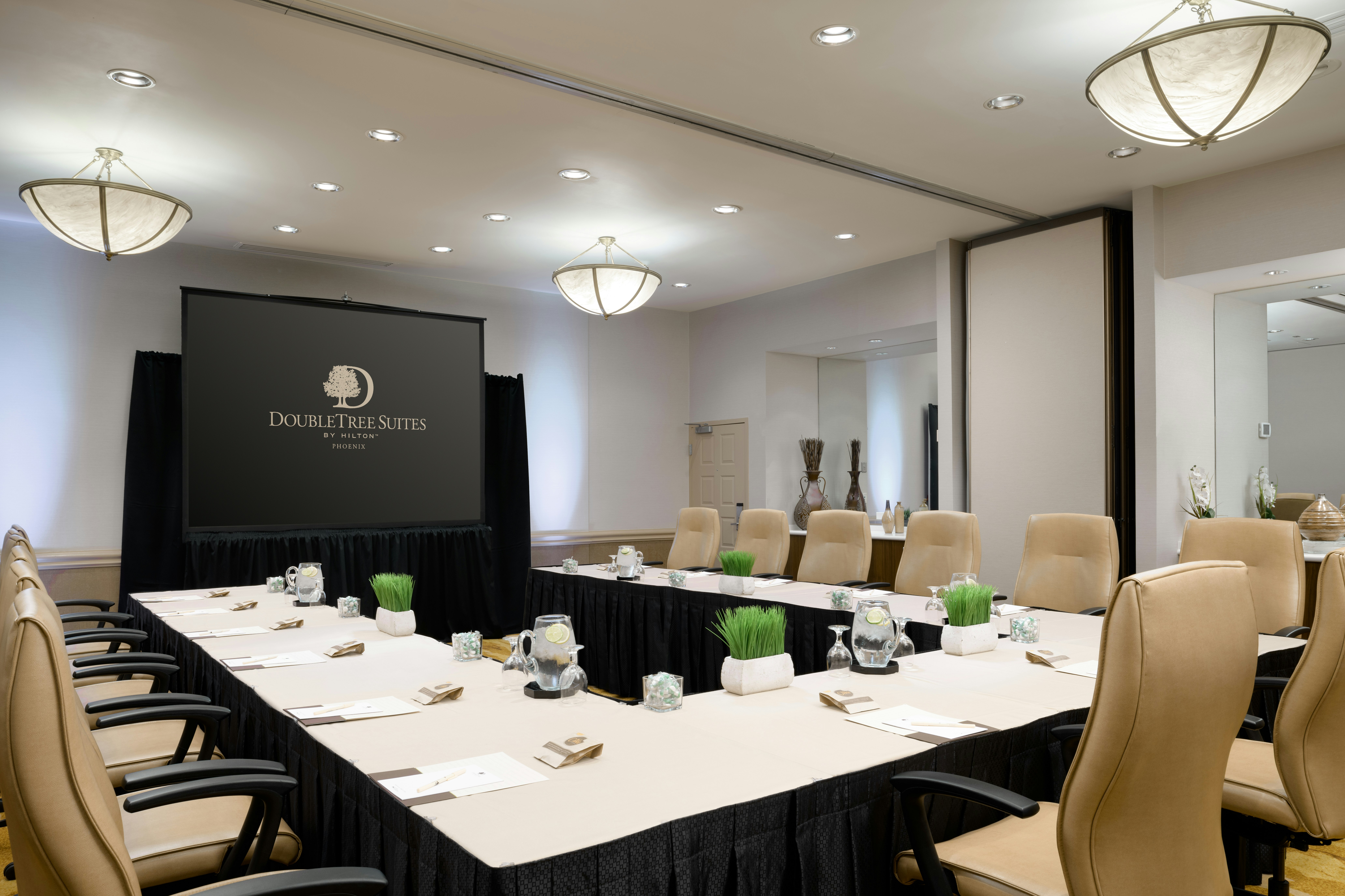 DoubleTree Suites by Hilton Hotel Phoenix 28/38