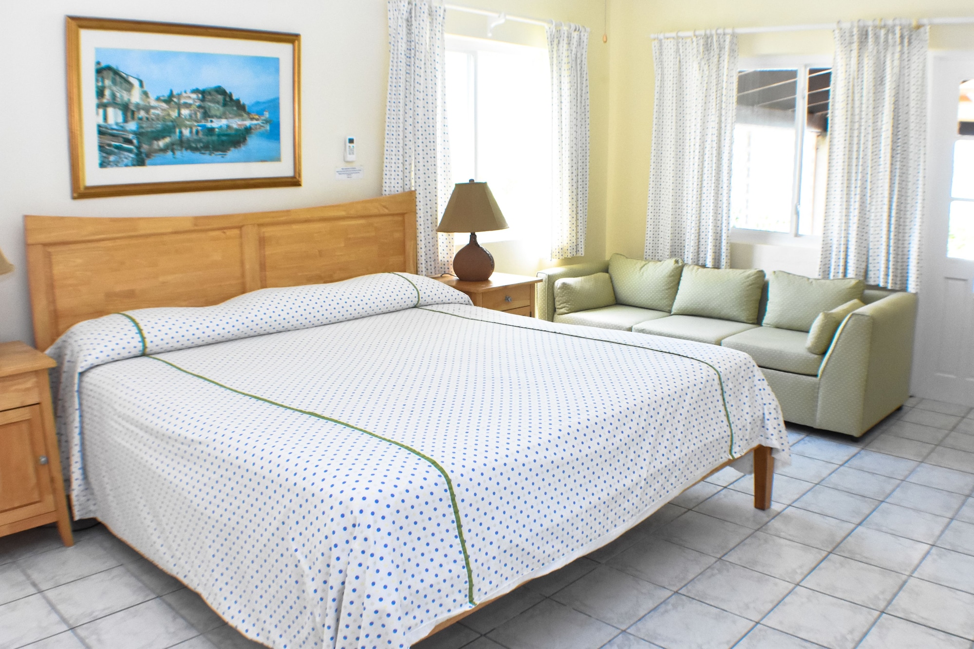 3 Bedrooms, Condo, Twin Beds, 2 King Beds, Beach Front, Kitchen