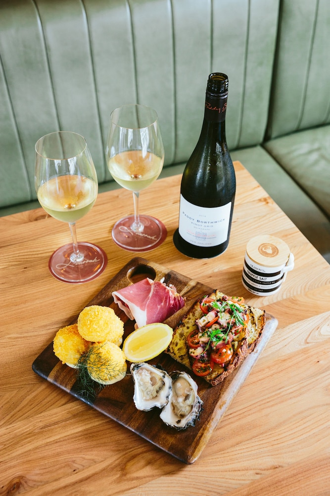 Coogee Bay Hotel Boutique 59/75