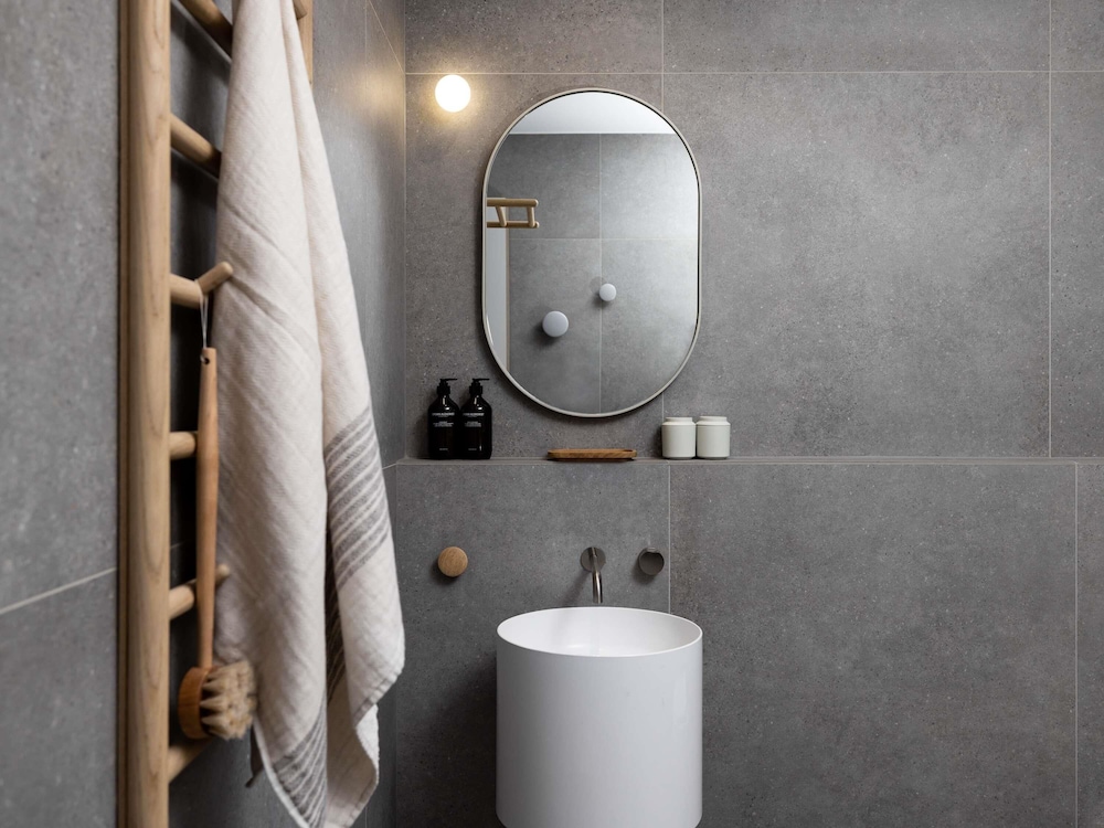 Mantra One Sandy Bay Road Hobart 64/64