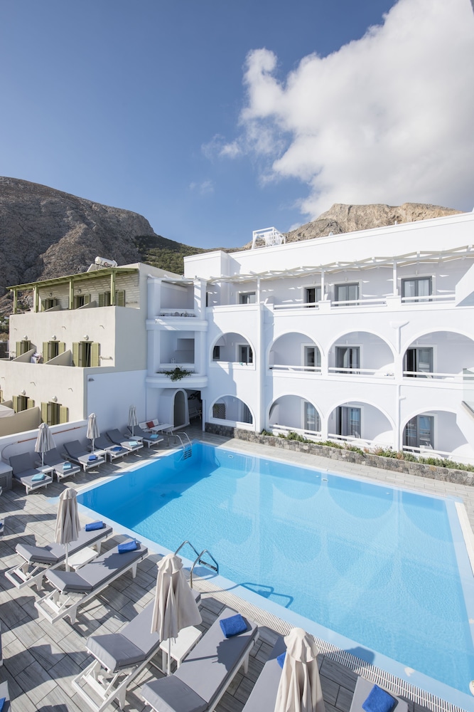 Blue Waves Hotel 65/70