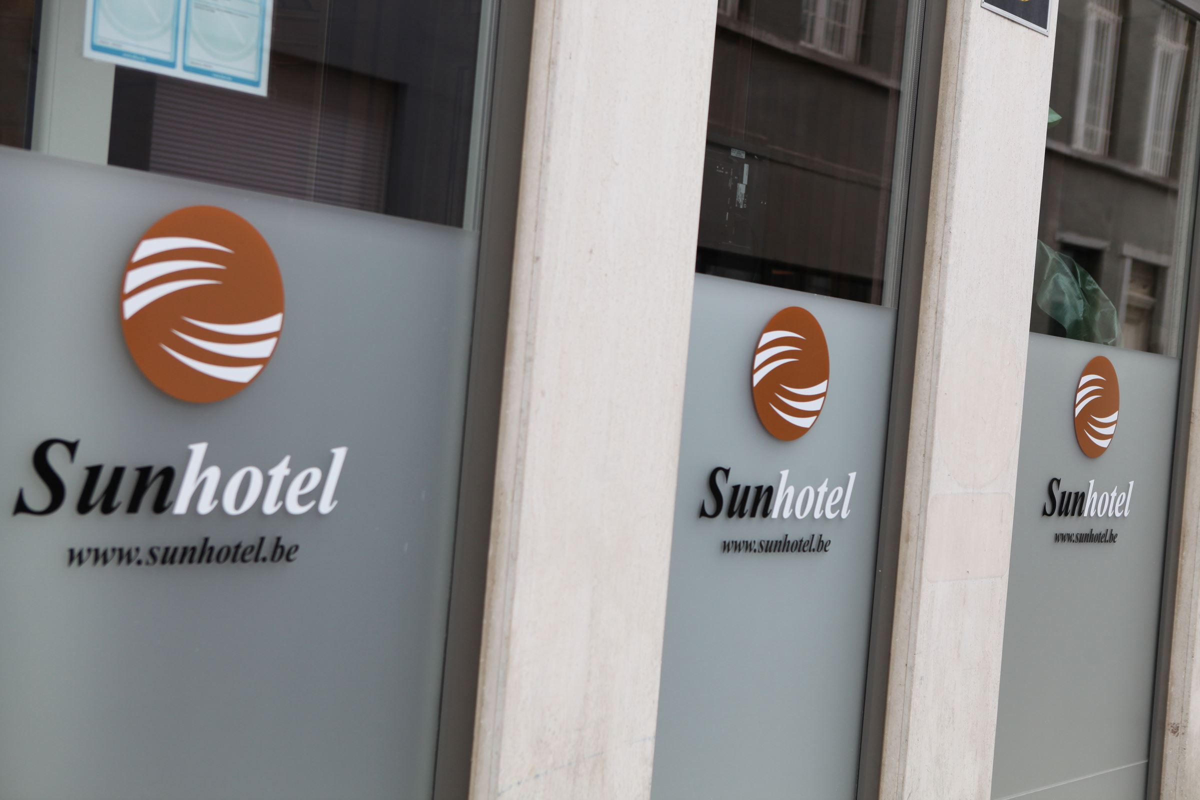 Sun Hotel 38/54