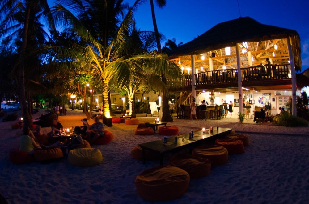 Ocean Vida Beach And Dive Resort 4/65