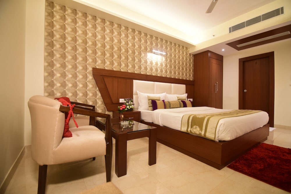 Hotel Varanasi Inn 15/33