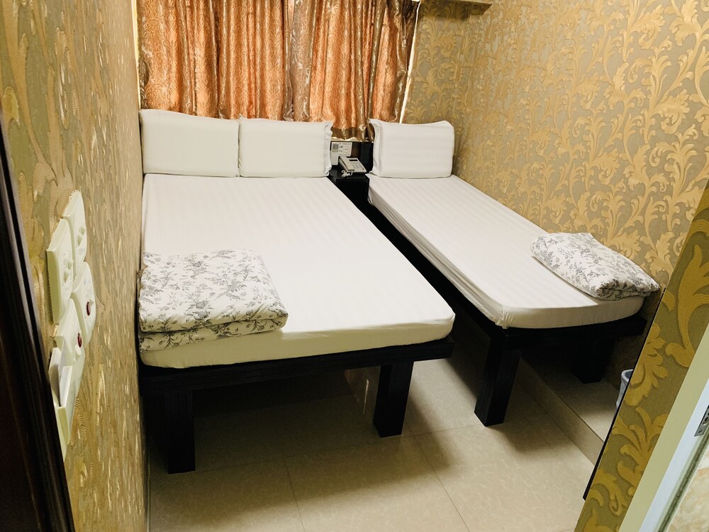 Modern Hotel 51/76