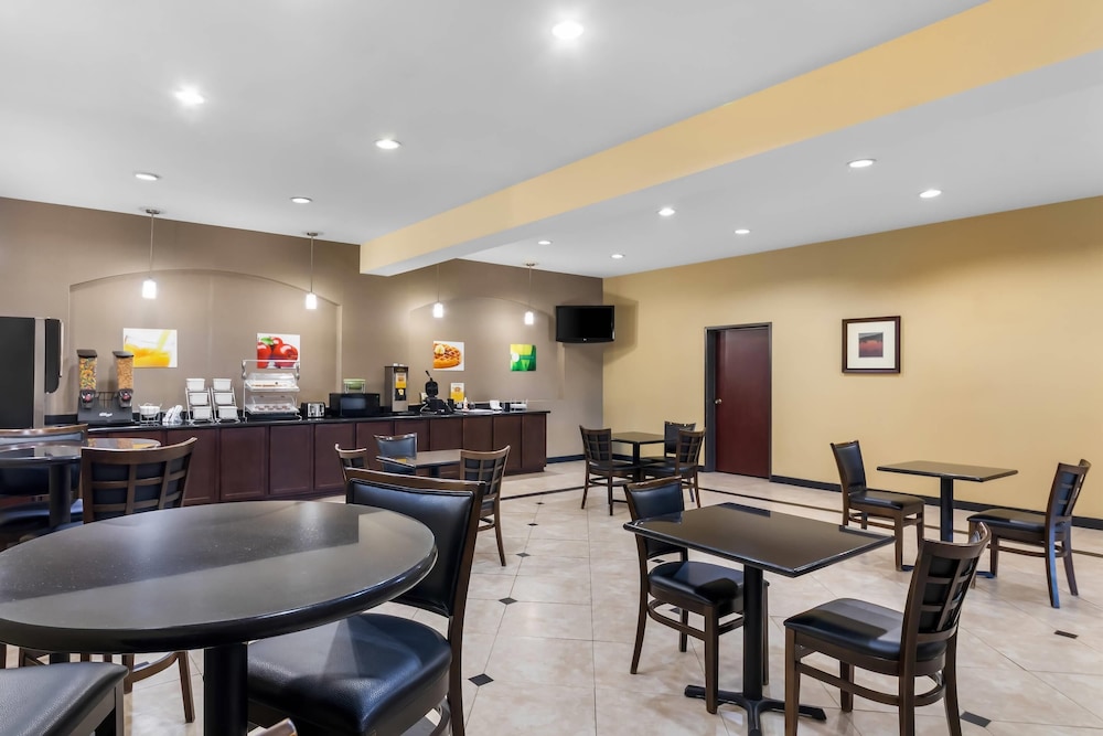 Quality Inn & Suites - Marlin 42/56