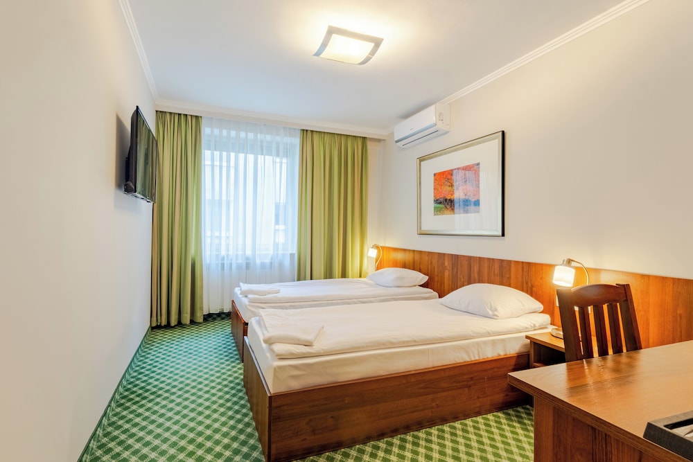 BASIC, TWIN BEDS