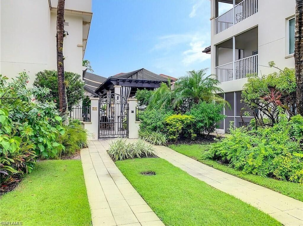 Bellasera Resort 70/74