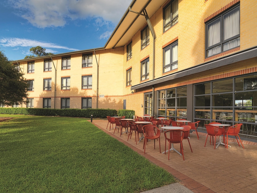 Mercure Sydney Macquarie Park 3/64