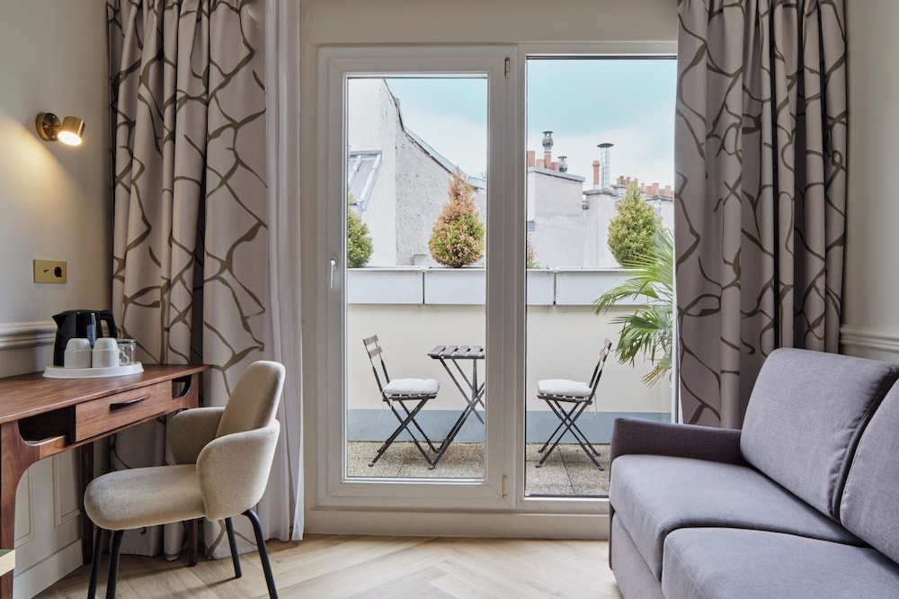 Posy Hotel by HappyCulture 57/84