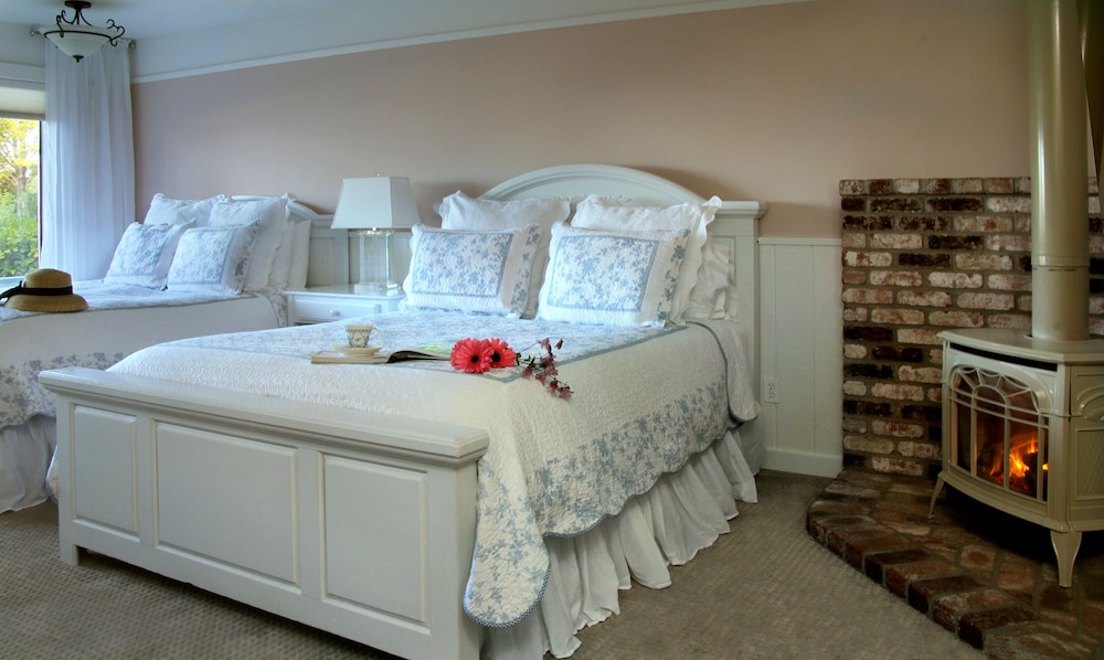 Agate Cove Inn 38/71