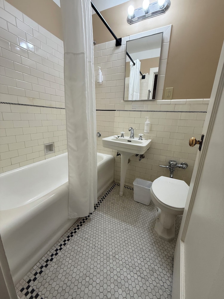 Gadsden Hotel 50/51