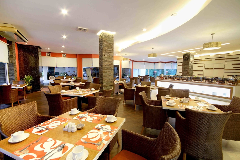 Bentani Hotel & Residence 14/19