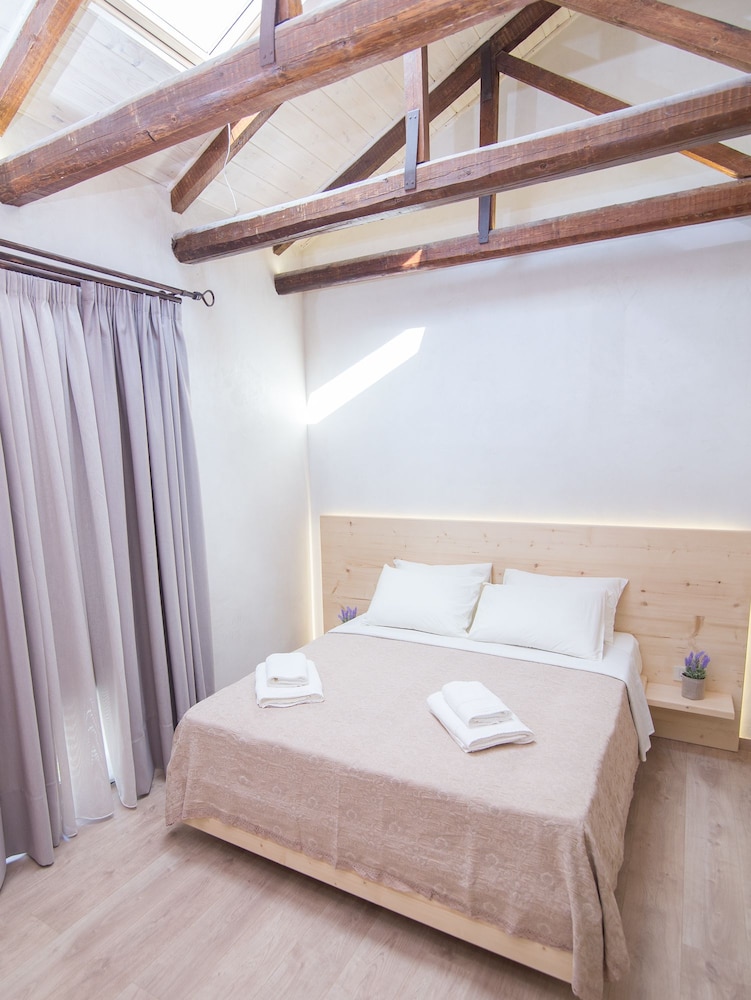 Panellinion Luxury Rooms 9/41