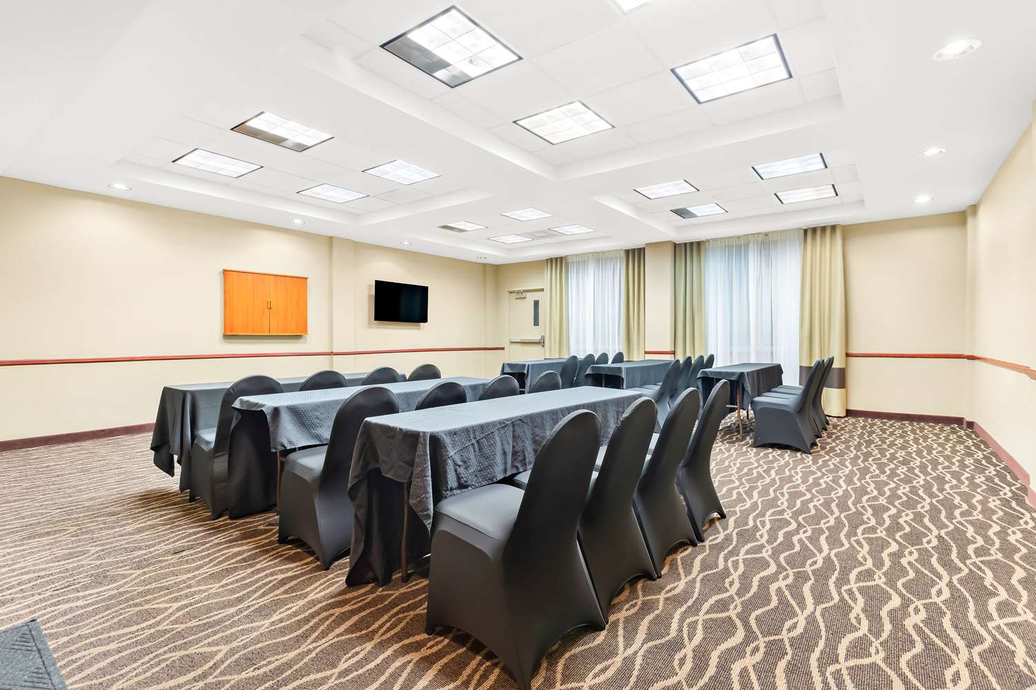 Comfort Suites Tampa Airport North 26/35