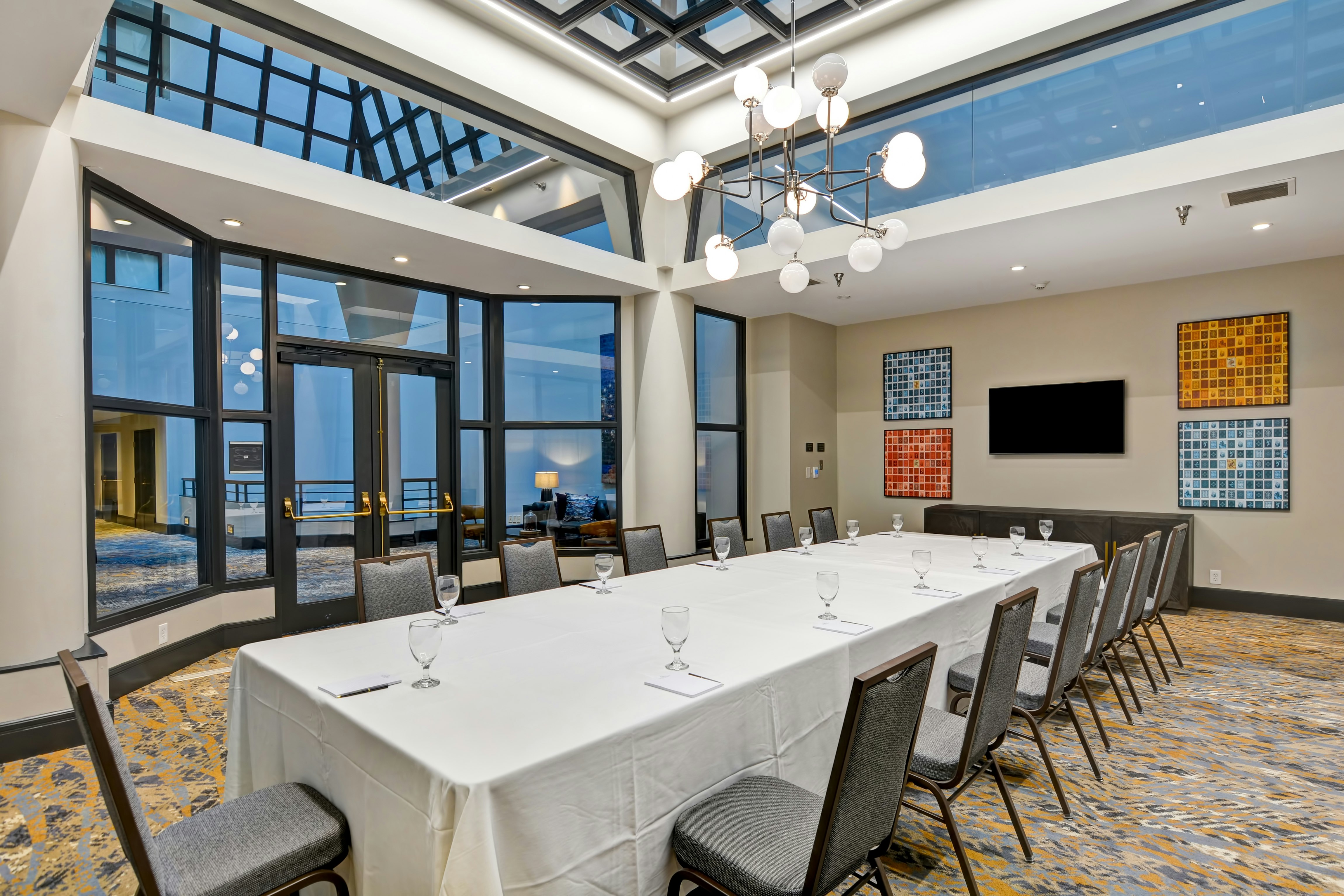 The Cincinnatian Hotel, Curio Collection by Hilton 45/49