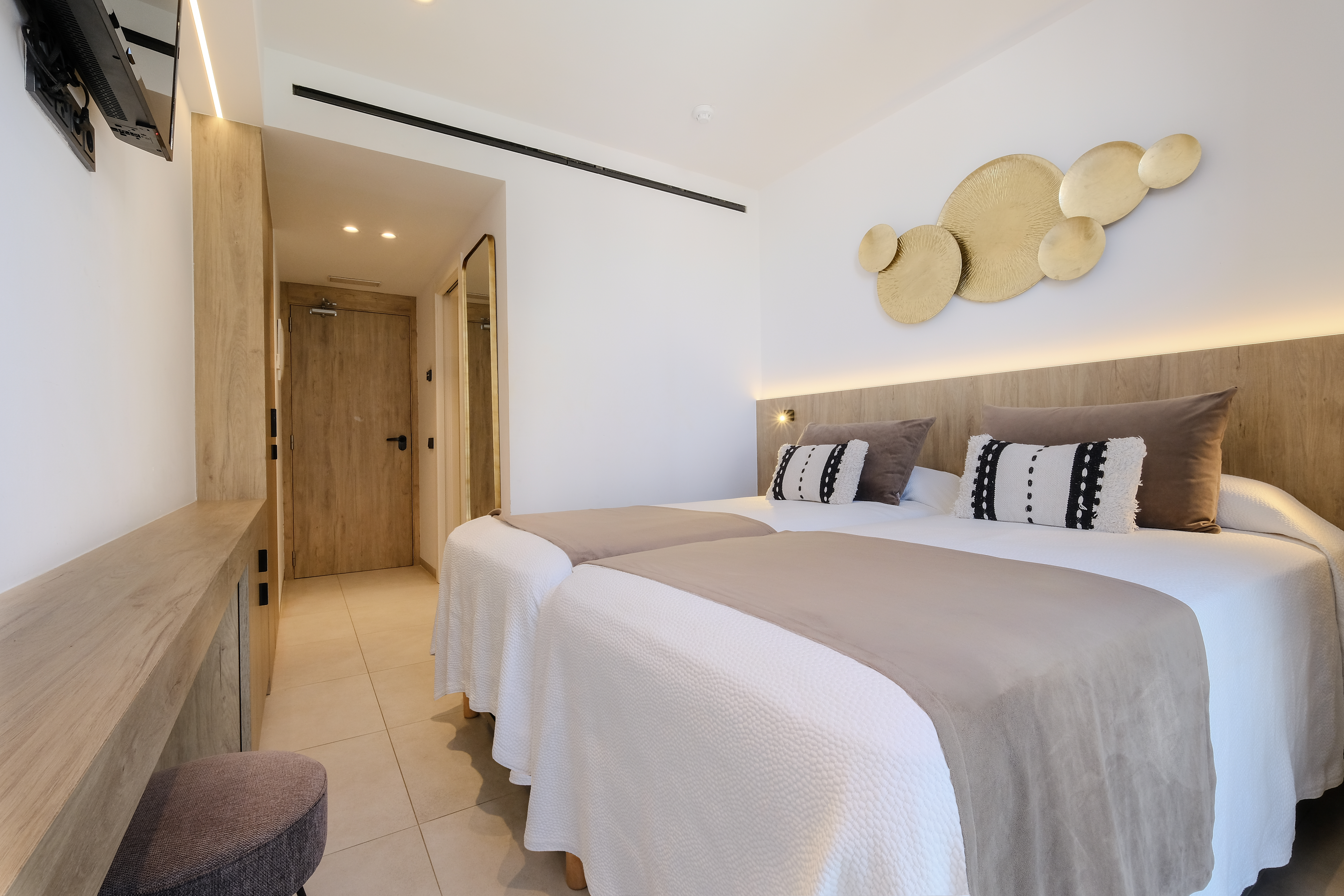 Room, Double or Twin Bed