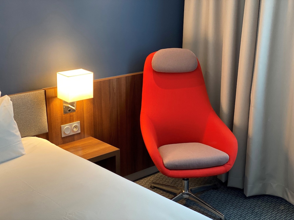 HOLIDAY INN EXPRESS DIJON 26/69