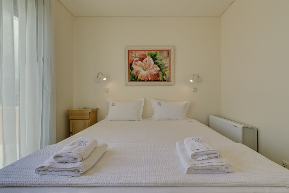 3 BEDROOMS, LUXURY, VILLA, PRIVATE POOL, SMALL