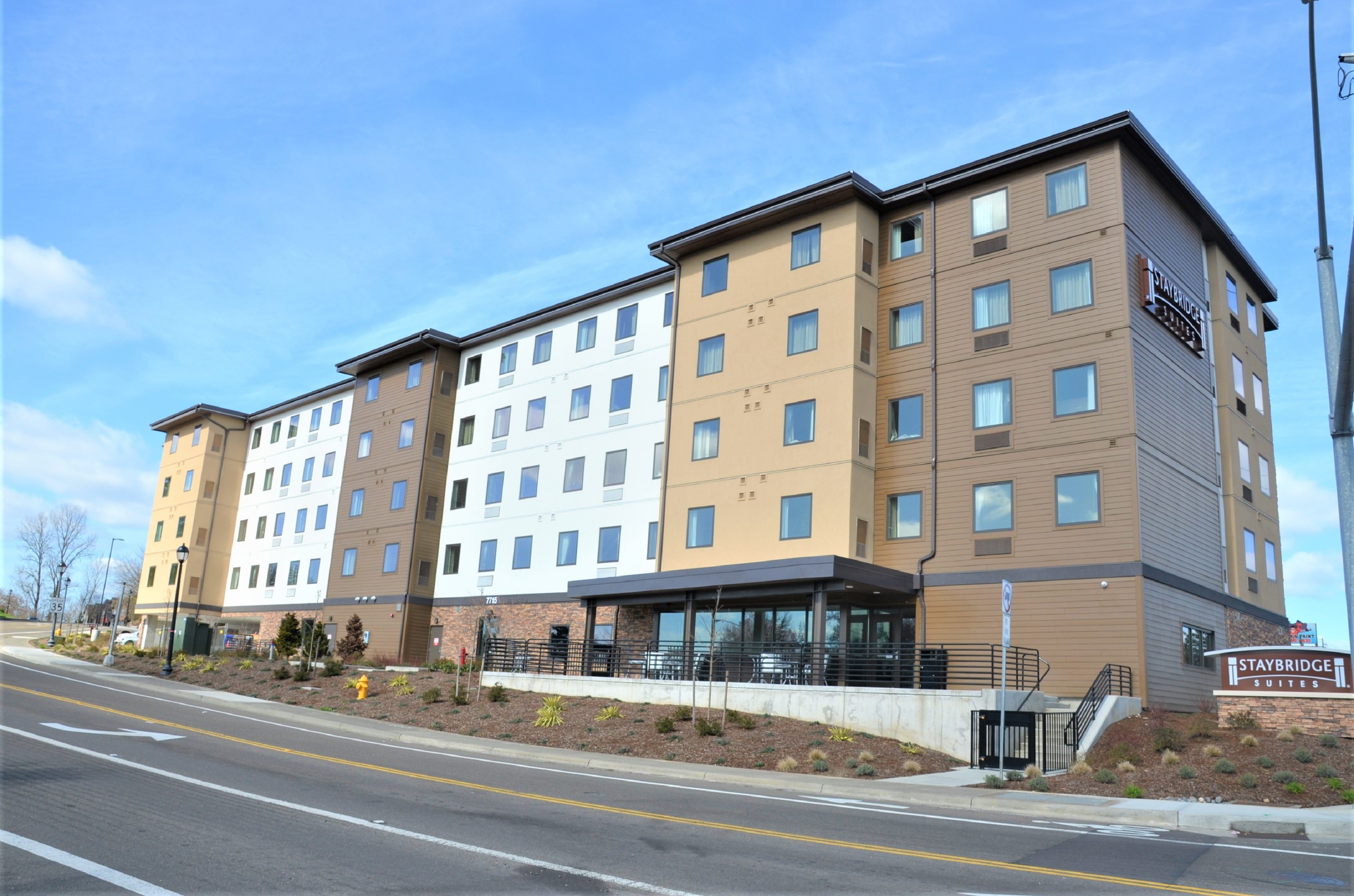 Staybridge Suites Hillsboro South 5/76