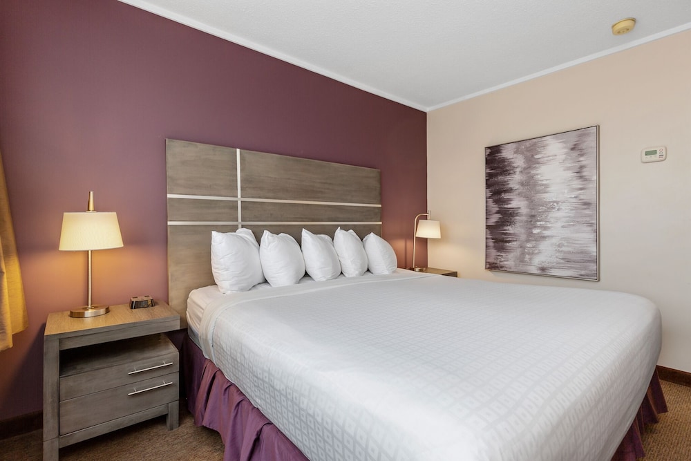 Thompson Hotel Conference Center 5/40