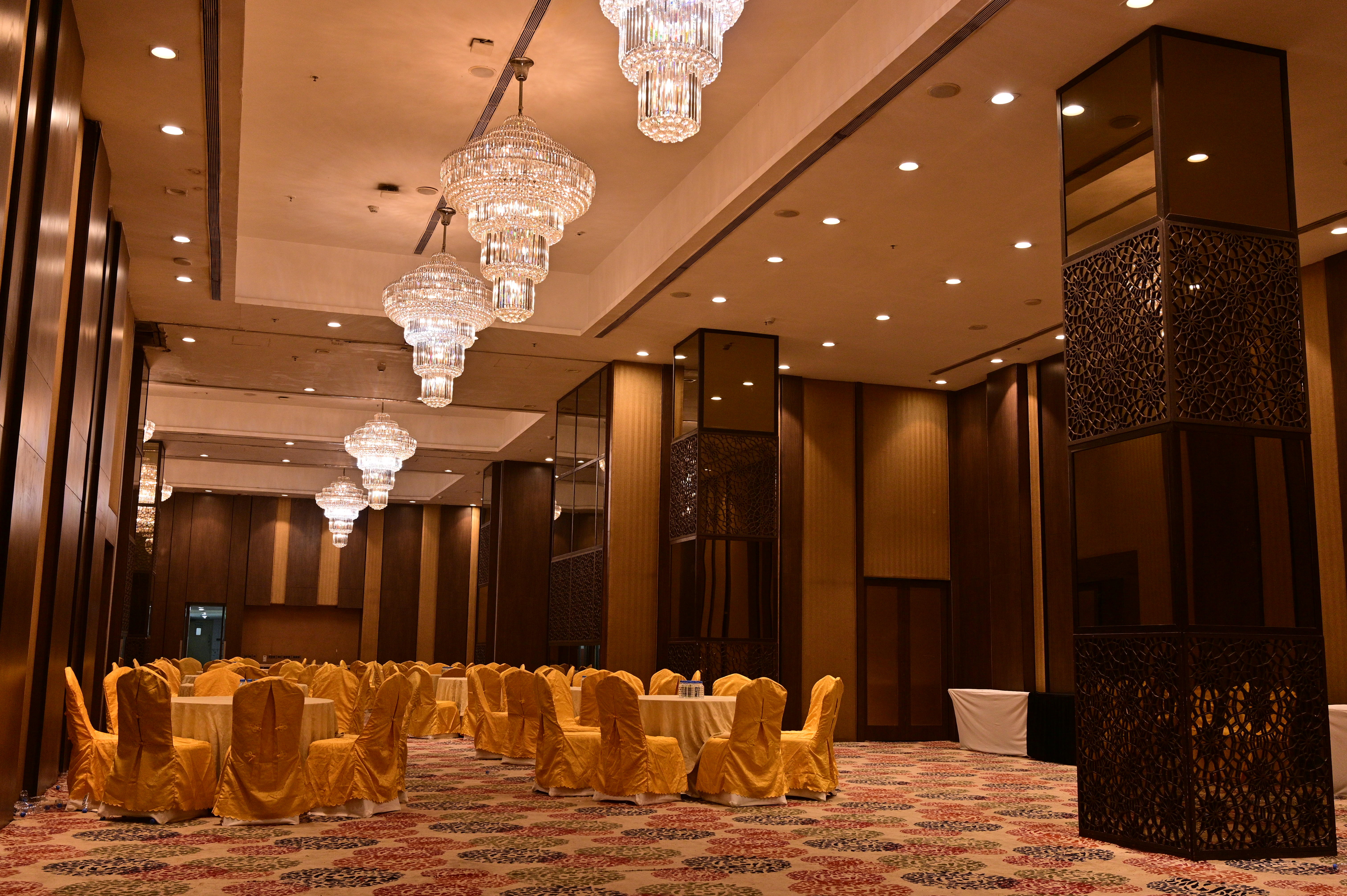 HOLIDAY INN KOLKATA AIRPORT 11/59