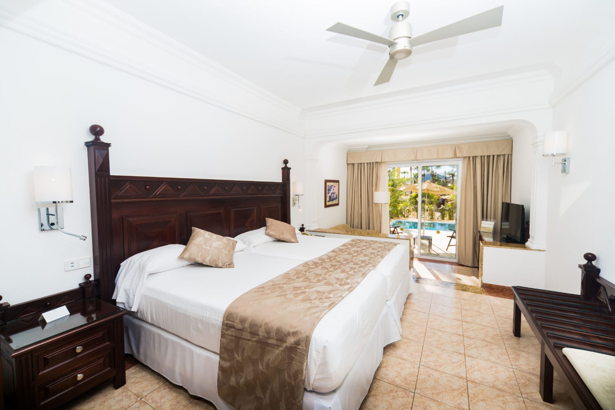 Swim Up, Junior Suite, 2 Double Beds, Adult Only