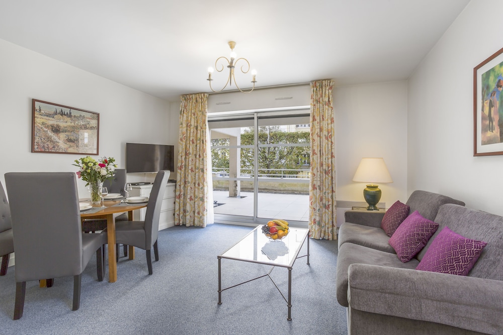 Royal Regency Paris Vincennes 18/50