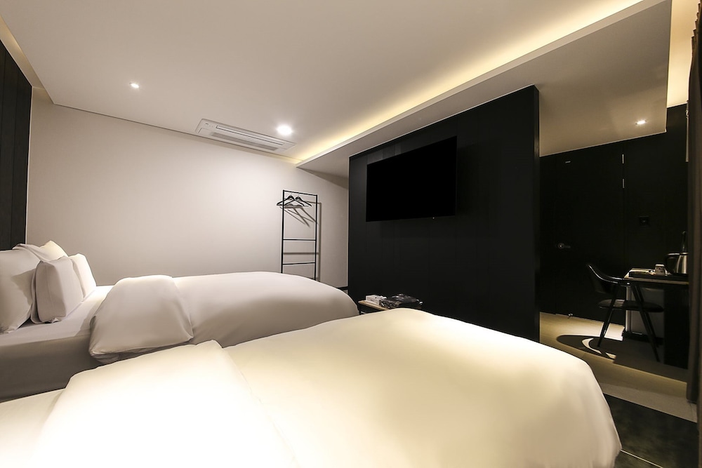 Central Person Hotel Pyeongtaek 10/33