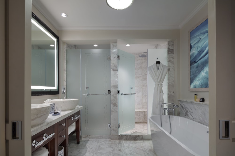STUDIO, KING BED, OCEAN VIEW