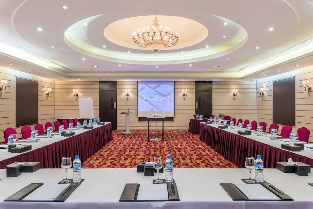 Radisson Blu Hotel Doha 57/65