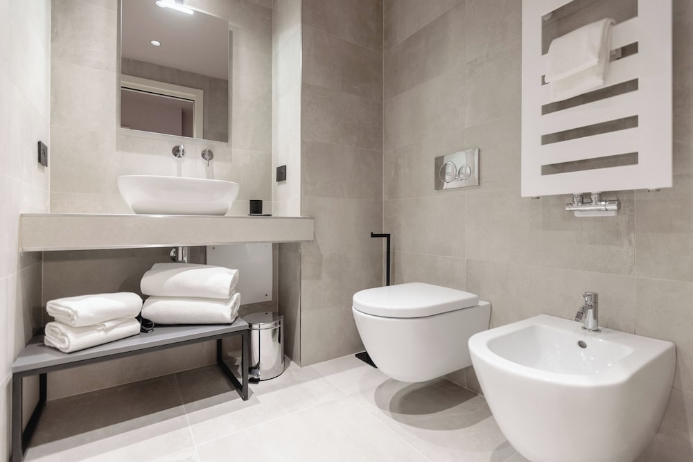 Terra Hotel Tirano 37/38