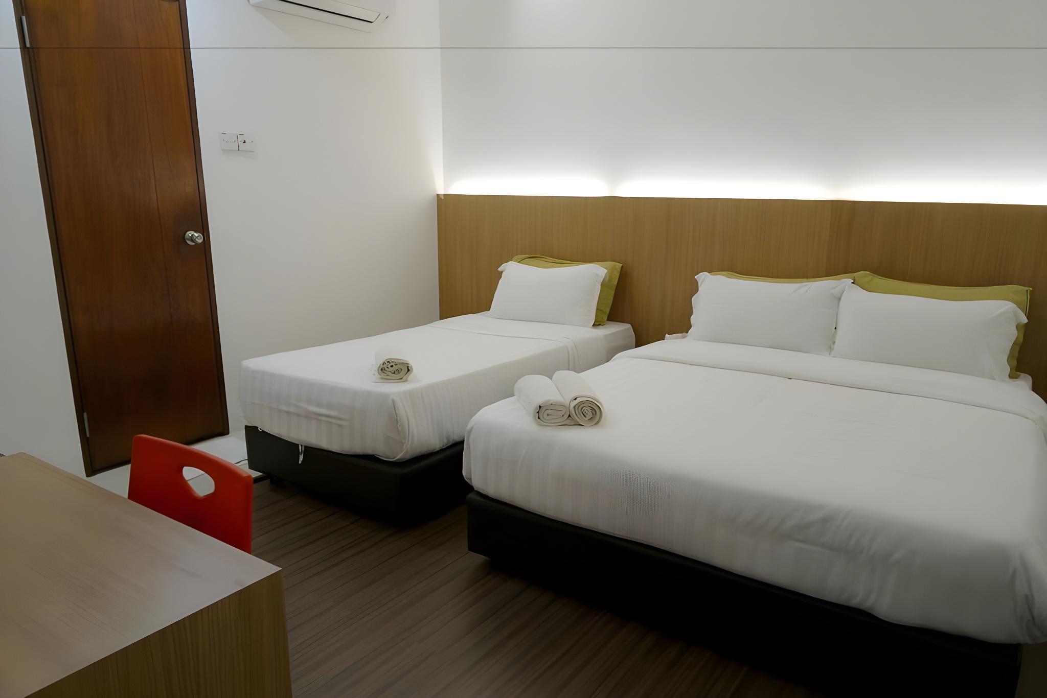 DELUXE, SINGLE, DOUBLE BED, NO WINDOW